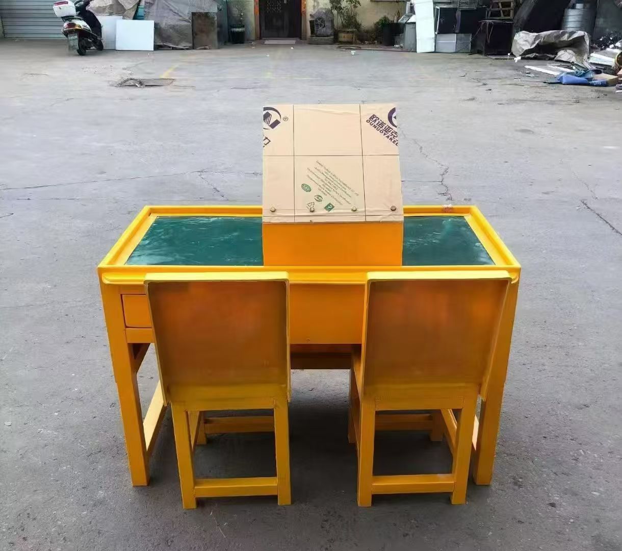 双滦防静电导通桌井下煤矿火工品发放桌：危险品流转的安全守护者